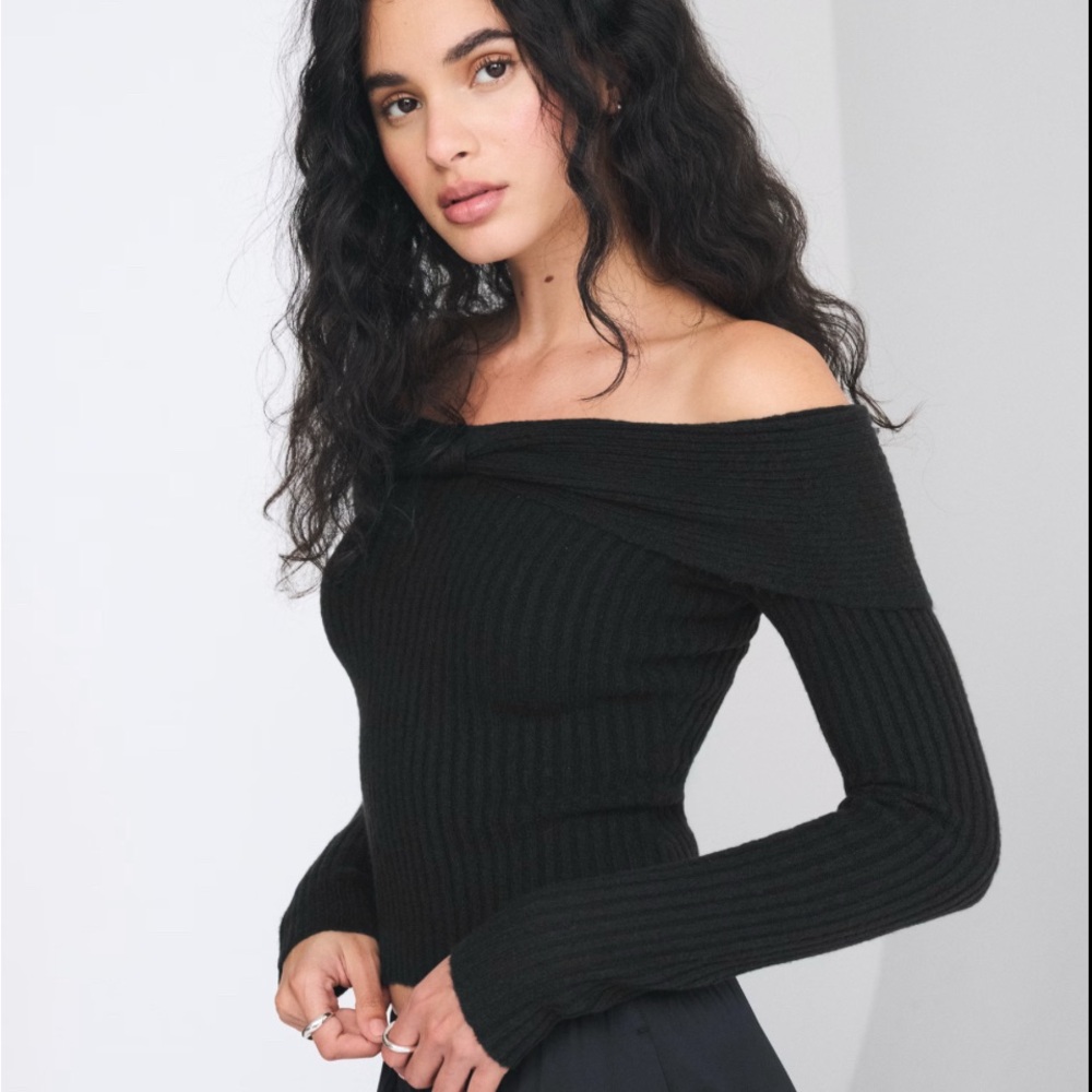 Lovesick Black Off-Shoulder Sweater